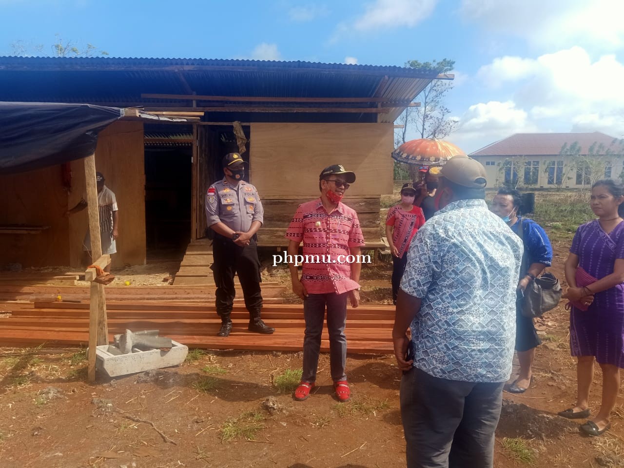 Wakil Bupati KKT Tinjau Pekerjaan Puskesmas Afirmasi Selaru