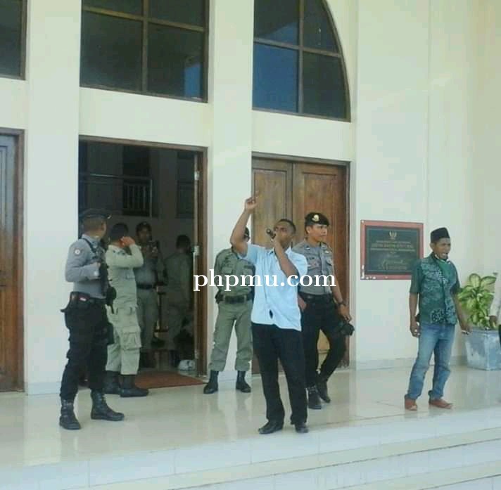 HMI Kecewa, Tuntutan Mereka Tidak Ditanggapi Pemkab dan DPRD Buru