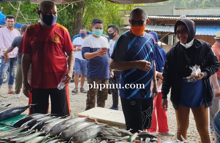 PKL Pasar Namrole Nyatakan Sikap Dukung Balon SMS - GES di Pilkada Buru Selatan