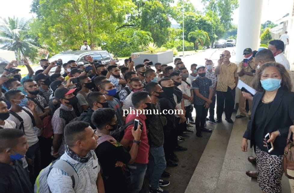 HIMAPEL KKT Lakukan Aksi Demonstrasi di Gedung DPRD Provinsi Maluku