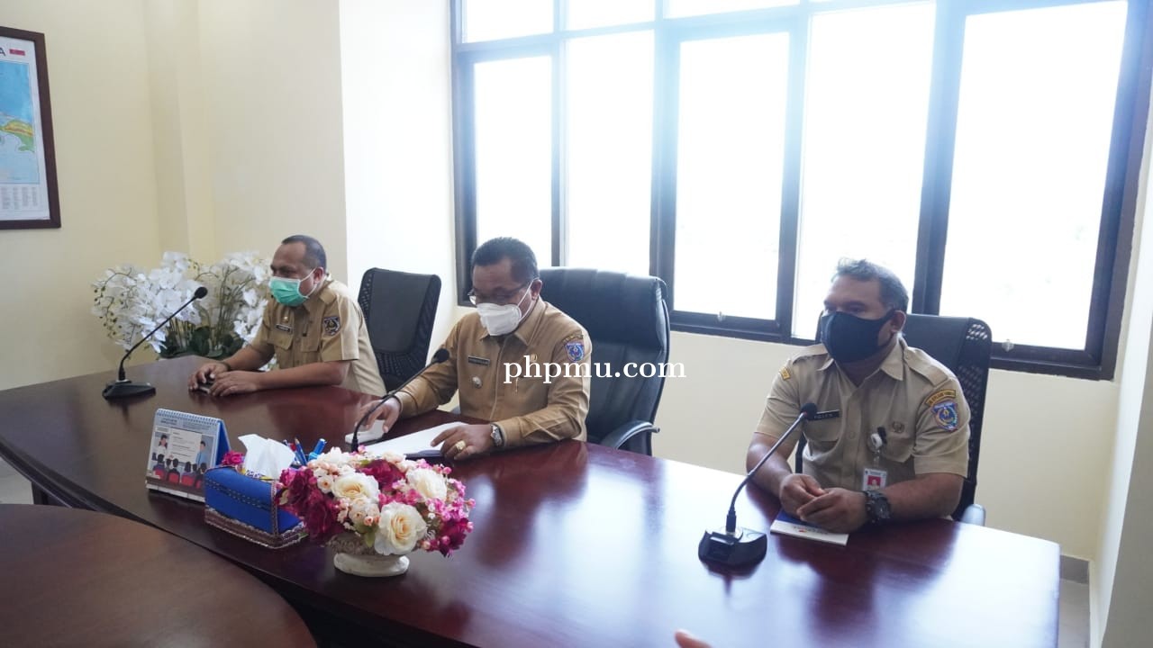 Bupati Petrus Fatlolon Bantah Terjadi Kekosongan Obat di RSUD Magretti