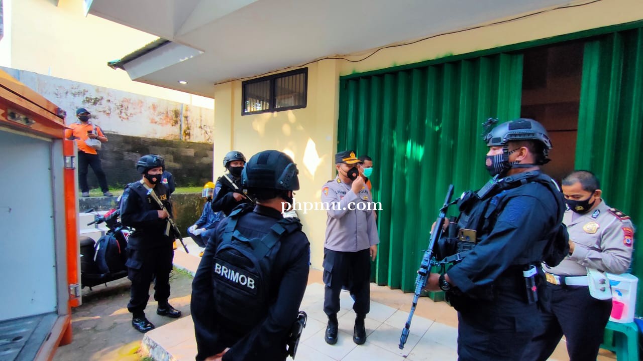 Polda Maluku Kawal Pendistribusian Vaksin Covid-19 di Kota Ambon