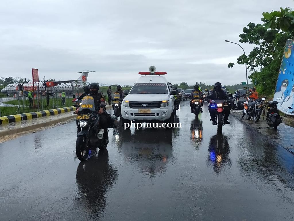 SAR Selamatkan Tiga Kru KM Faizal Di Perairan Buwar