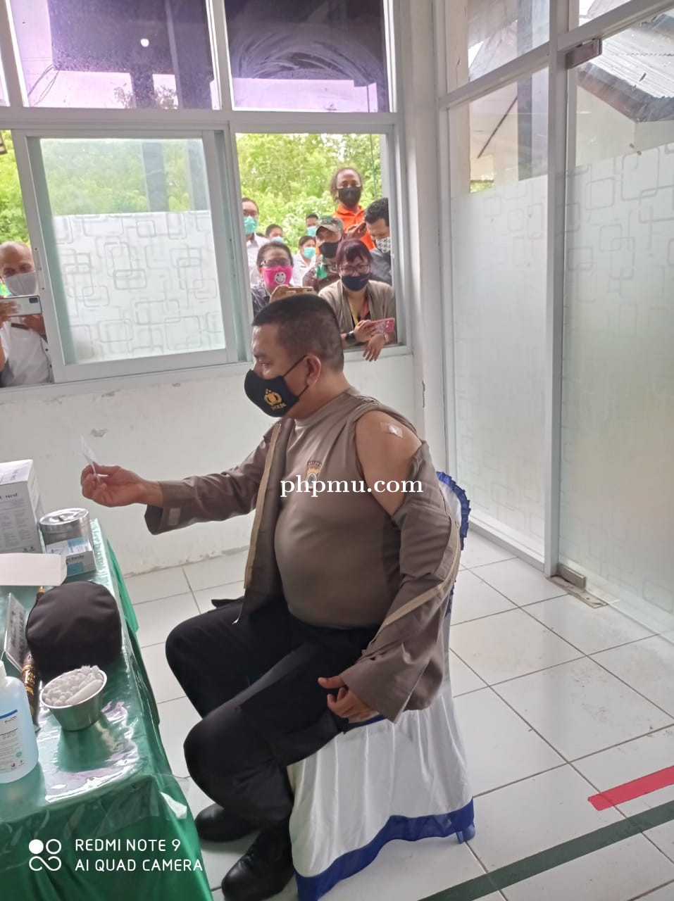 Kapolres Tanimbar Jadi Orang Pertama Divaksin Covid