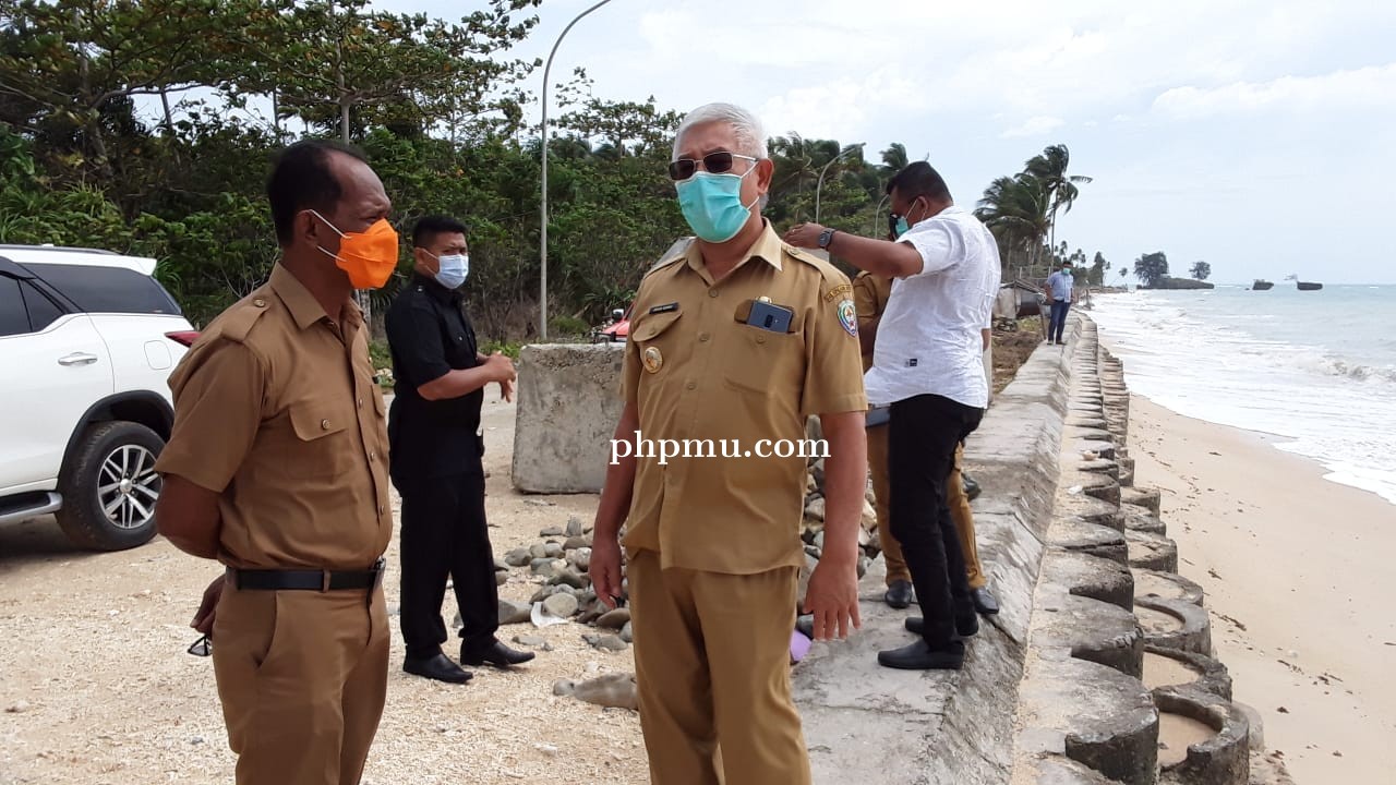 Tinjau Lokasi Abrasi Pantai Desa Wangel