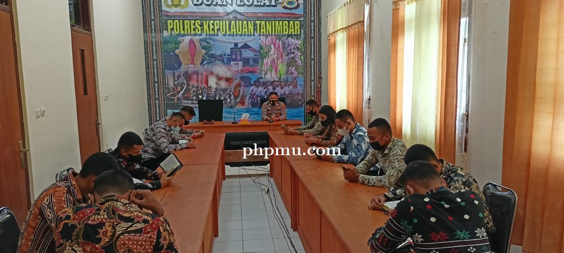 Polres Tanimbar Gelar Bimbingan Rohani dan Mental Casis Bintara Rekpro. 