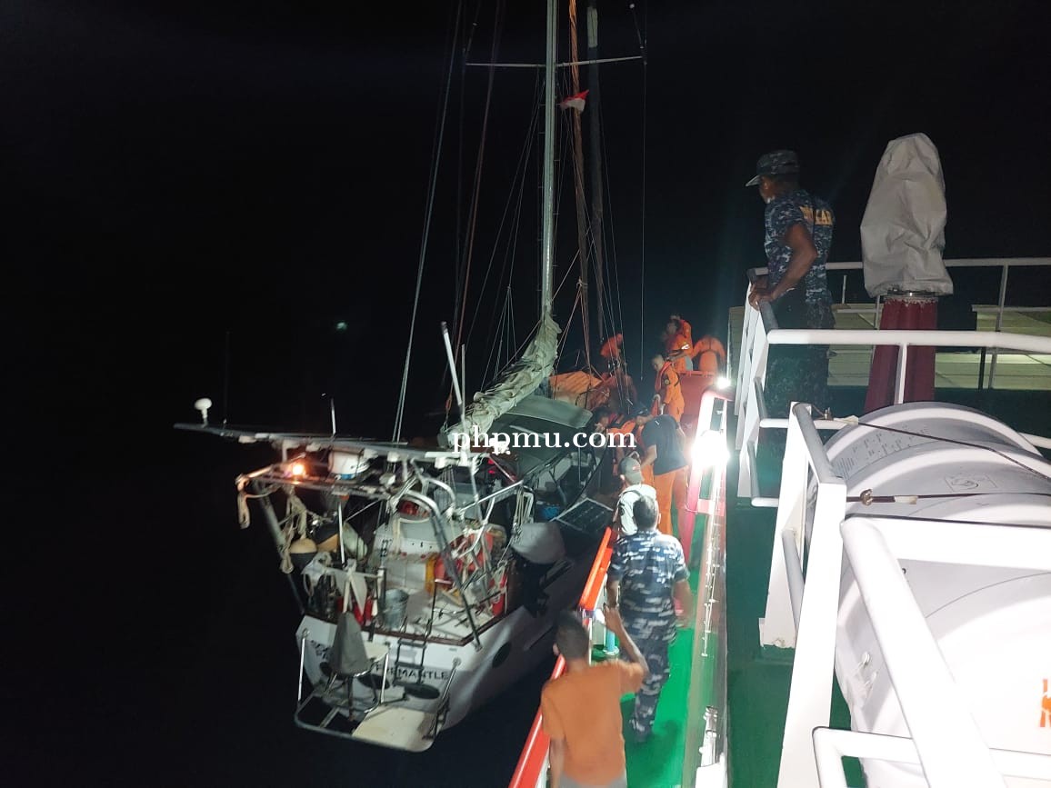Tim Sar Gabungan evakuasi kapal bermutan 2 WNA  Di perairan Pulau Teor