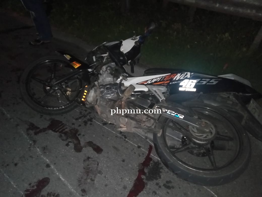 Tabrak Pembatas Jalan, Pemuda Latuhalat Mercusuar Putus Kaki