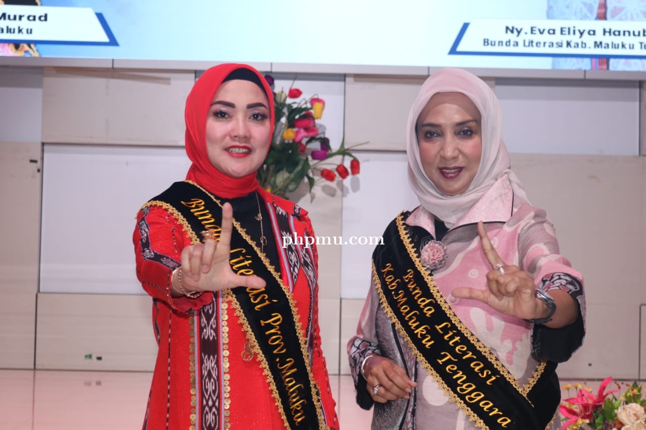 Eva Hanubun Dikukuhkan Menjadi Bunda Lestari Kabupaten Malra