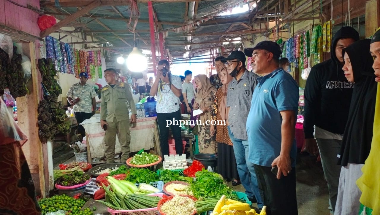Harga Sembako di Pasar Namlea Jelang Bulan Ramadhan Stabil
